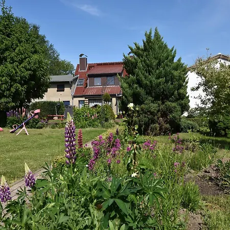 Schoene Mit Garten In Robertsdorf, Cleaning Included