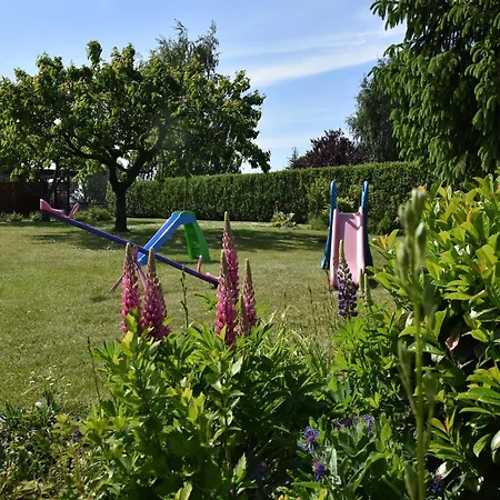 Apartamento Schoene Mit Garten In Robertsdorf, Cleaning Included