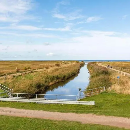 아파트 Schoene Mit Garten In Robertsdorf, Cleaning Included