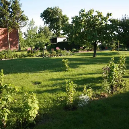 아파트 Schoene Mit Garten In Robertsdorf, Cleaning Included Blowatz