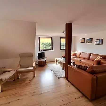 Apartamento Schoene Mit Garten In Robertsdorf, Cleaning Included Blowatz