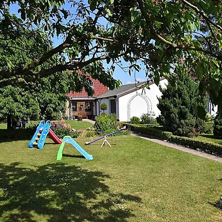 Apartamento Schoene Mit Garten In Robertsdorf, Cleaning Included