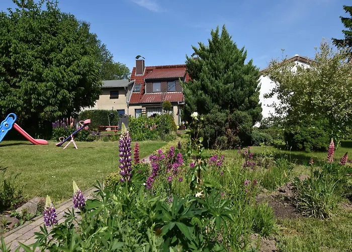 Schoene Mit Garten In Robertsdorf, Cleaning Included