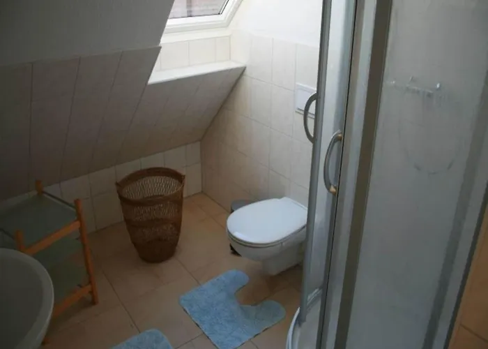 Daire Schoene Mit Garten In Robertsdorf, Cleaning Included *