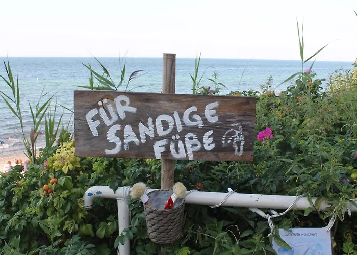 Schoene Mit Garten In Robertsdorf, Cleaning Included Daire Blowatz