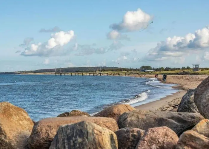 Schoene Mit Garten In Robertsdorf, Cleaning Included Daire *